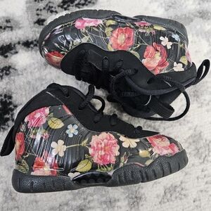 NIKE baby posite sneaker